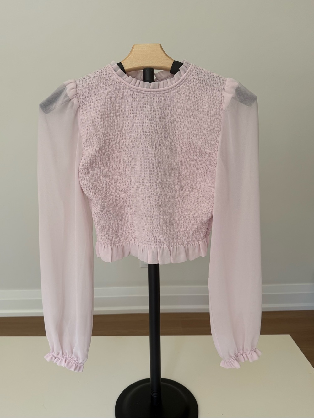 Aritzia Wilfred Tempest Blouse XS Light Pink Smocked Chiffon